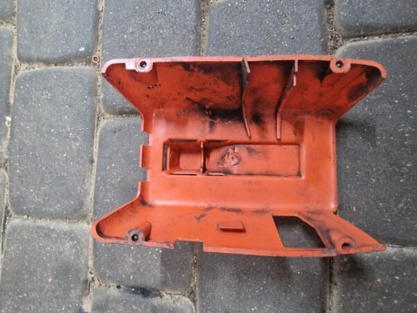 Husqvarna 244r Korpuso Dangtelis - Image 2
