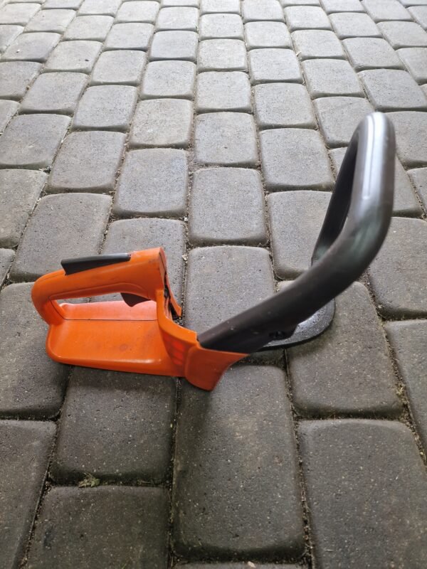 Husqvarna 236 Rankena