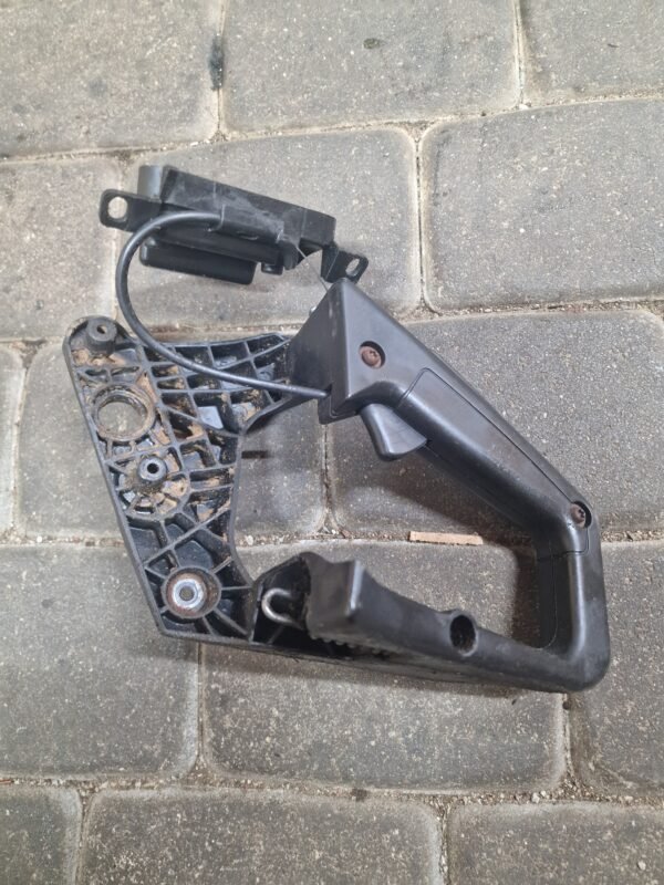 Jonsered CS2137 Galinė rankena