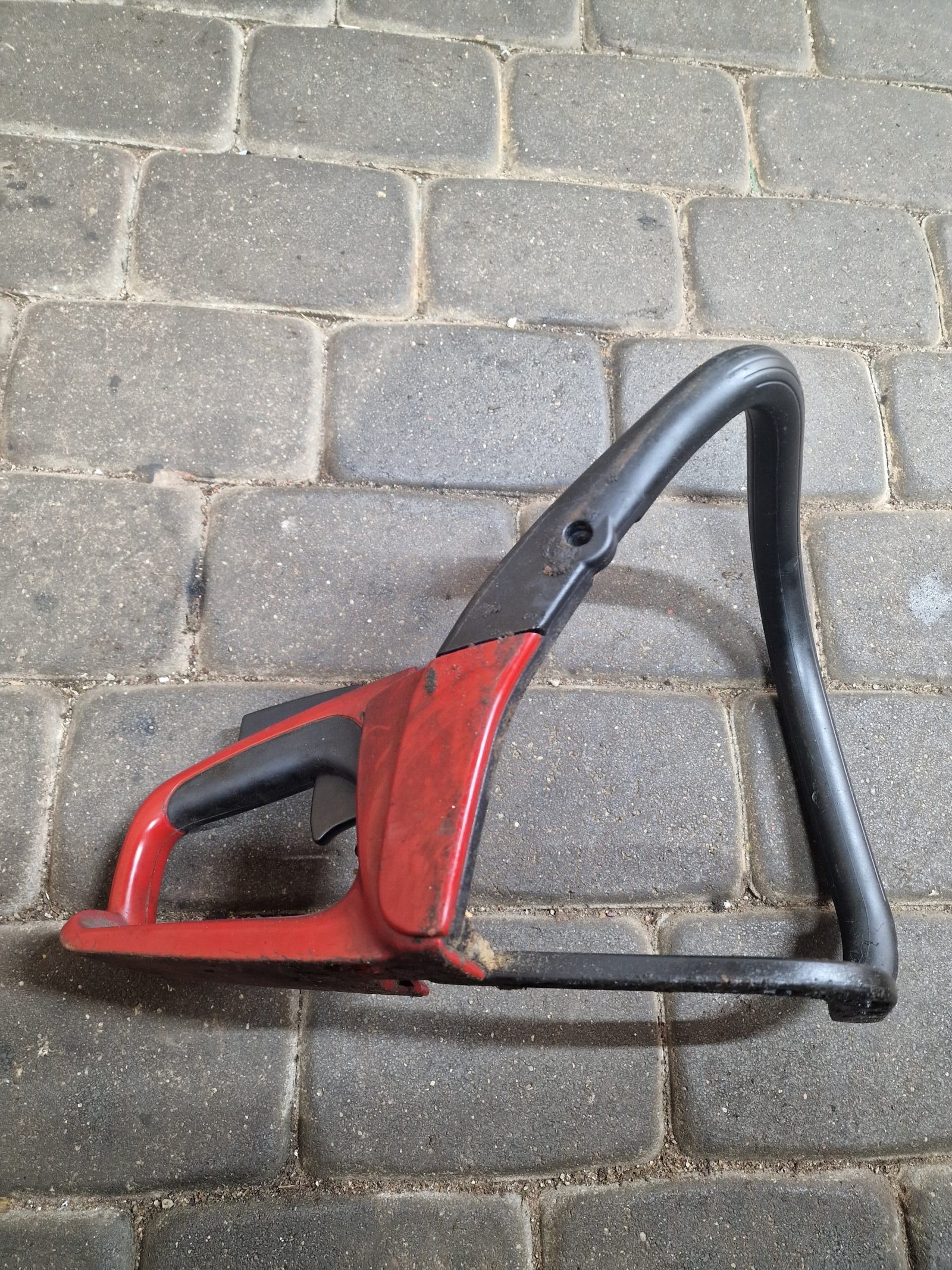 Jonsered CS2234 Priekinė rankena - Image 2