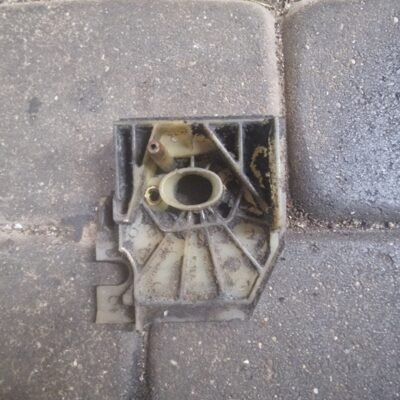 Husqvarna 136 Oro filtro apatinė dalis, laikiklis