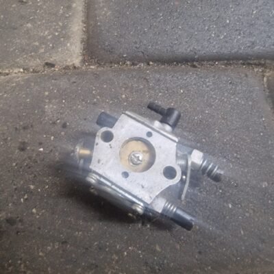 Husqvarna 136 Karbiuratorius