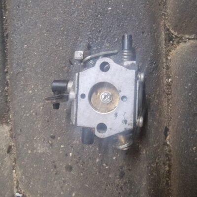 Husqvarna 136 Karbiuratorius