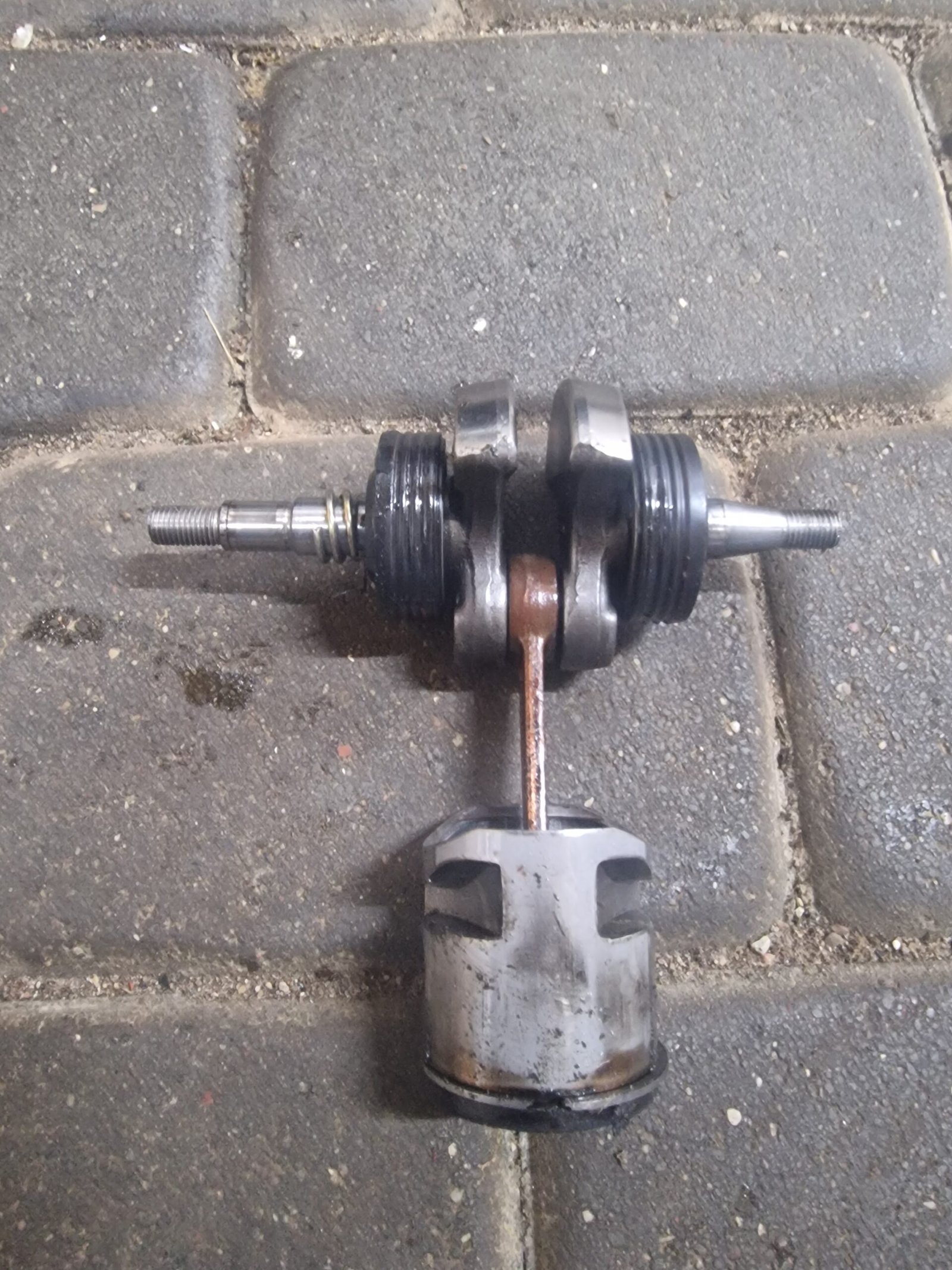 Jonsered CS2234 Alkūninis velenas su Stūmokliu