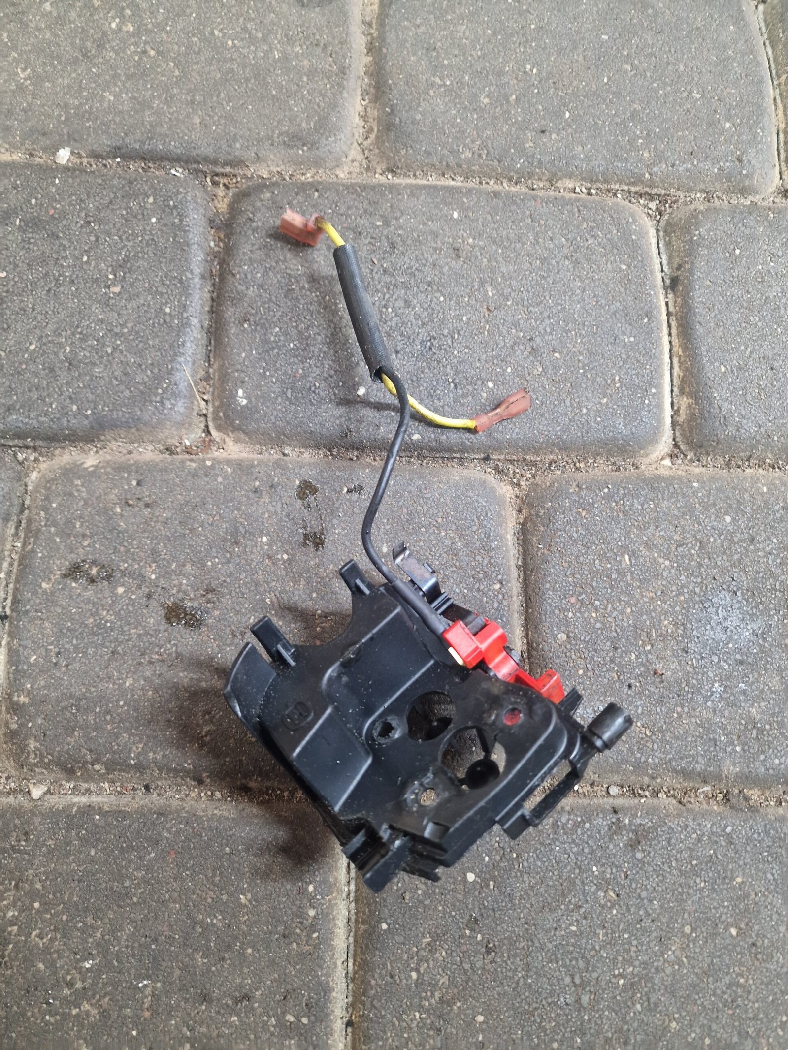 Jonsered CS2234 Svirtis