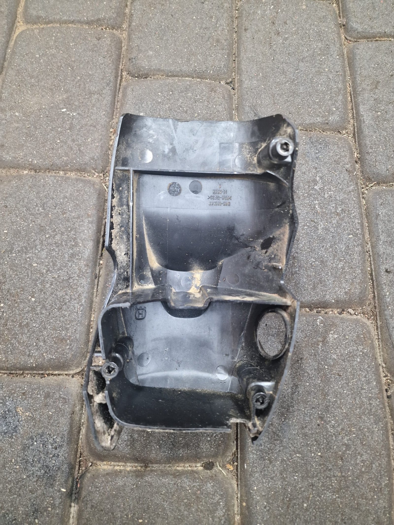 Jonsered CS2234 S Korpuso dangtelis - Image 2