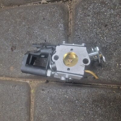 Husqvarna 136 Karbiuratorius