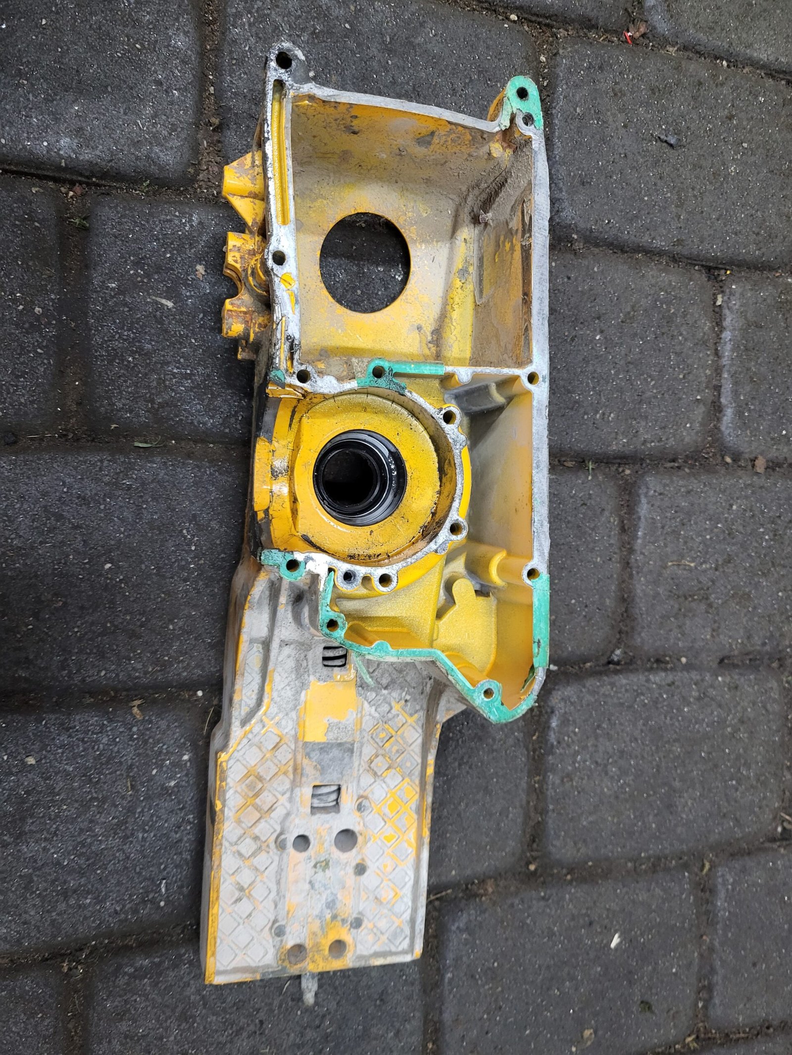 Partner K1200 Variklio blokas, smagračio pusė - Image 2