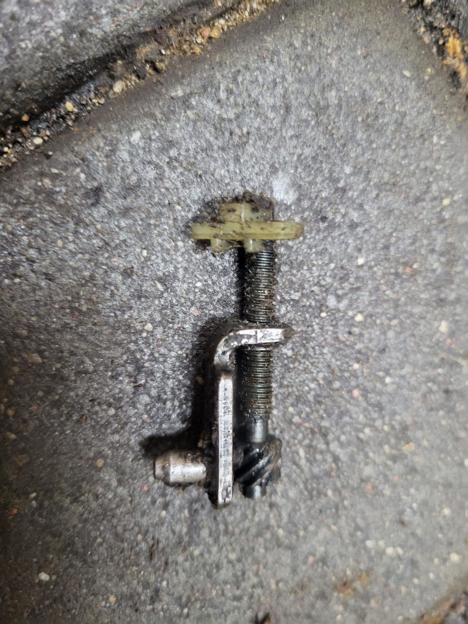 STIHL MS260 Grandinės įtempėjas