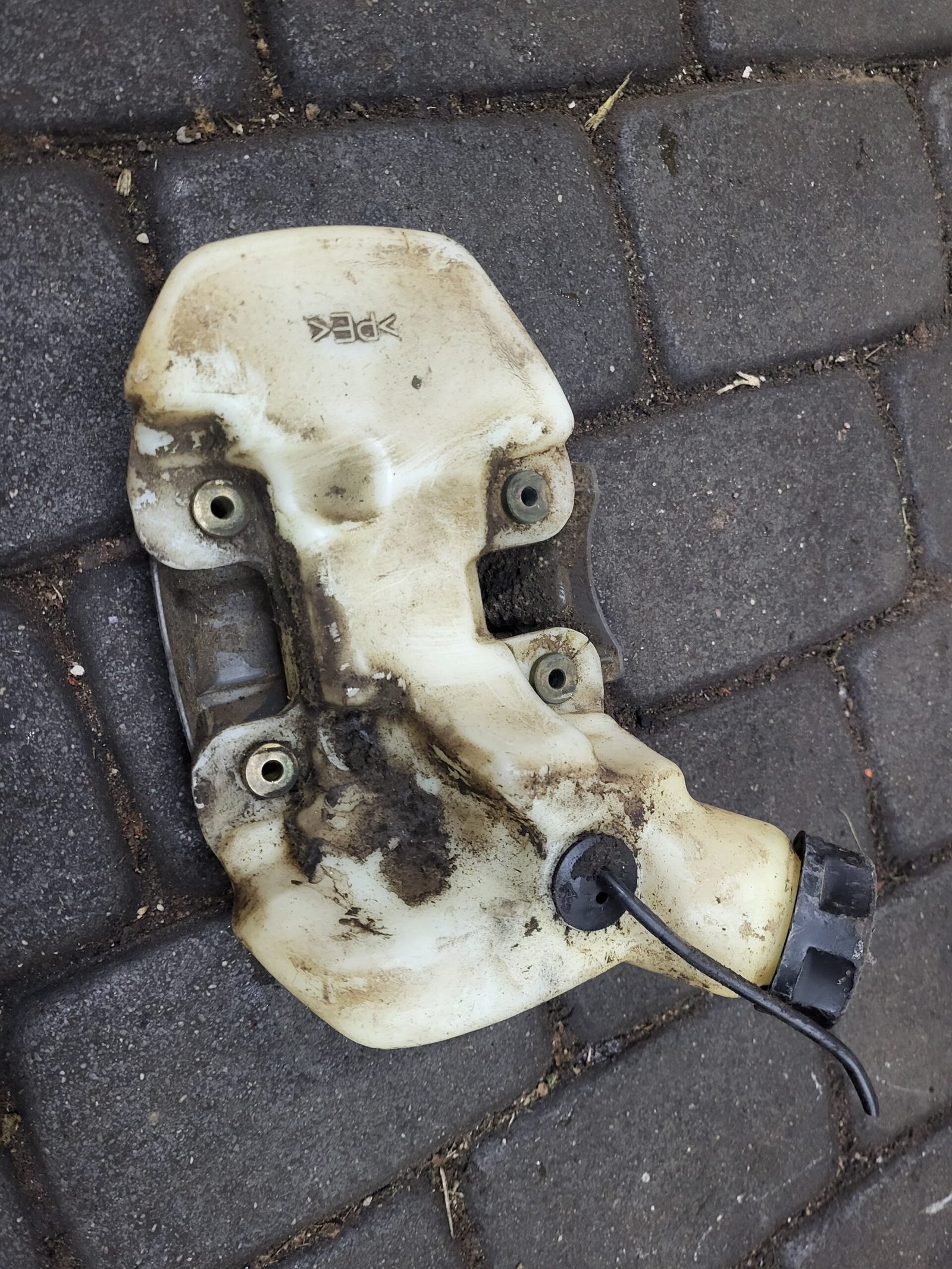 Husqvarna 553RS Kuro bakas A10364