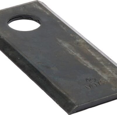 Kairysis / dešinysis šienapjovės peilis (LH/RH), 132 × 50 × 4 mm, ovali skylė 23,0 × 20,5 mm, tinka Taarup, 25 vnt. pakuotė, KT5611050001KR