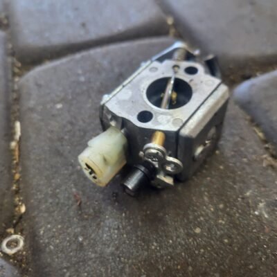 Husqvarna 345 Karbiuratorius