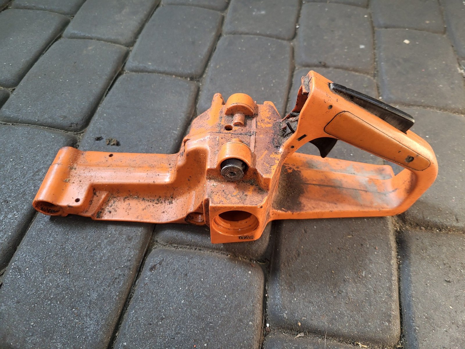 Husqvarna 238 SG Kuro bakas