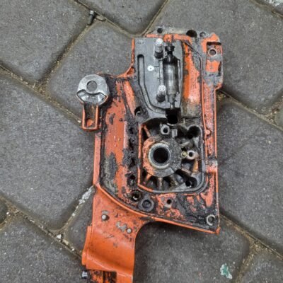 Husqvarna 357 Variklio blokas, sankabos pusė