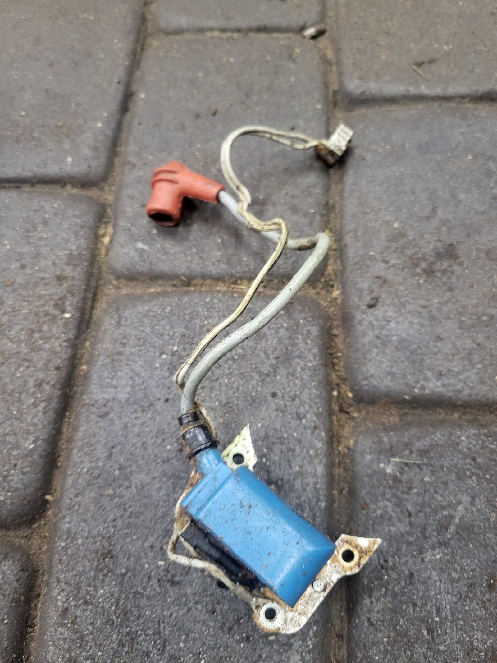 Husqvarna 444SE Uždegimo ritė
